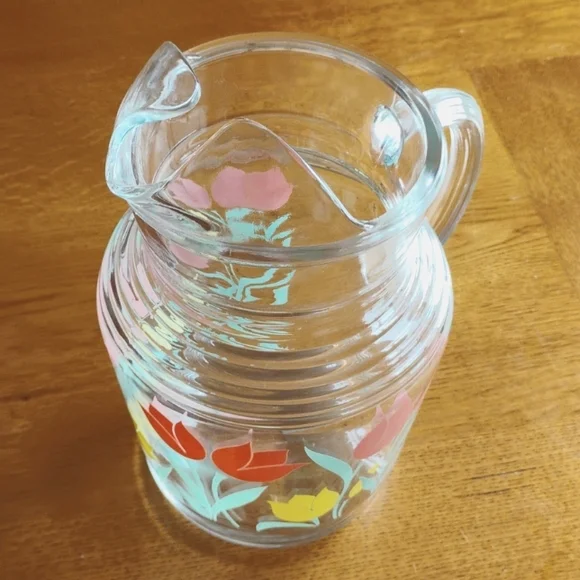 Vintage Hazel Atlas Ribbed Glass Pitcher with Red and Yellow Tulips and Ice Lip - Picture 2 of 7